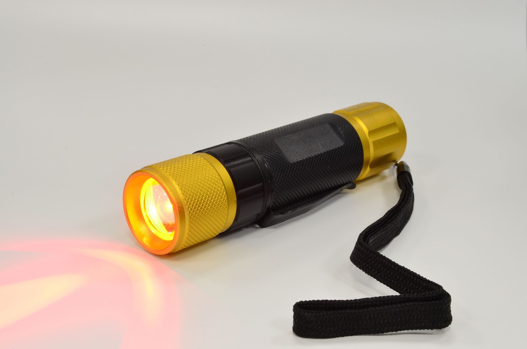 LED pen torch 250 lumens - with rechargeable battery